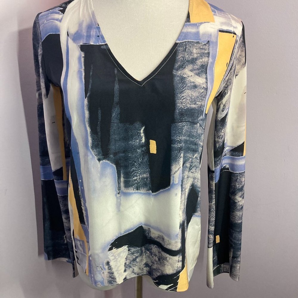 Waverly Grey Abstract Print Long Sleeve V-Neck top in Navy/white/yellow size XS